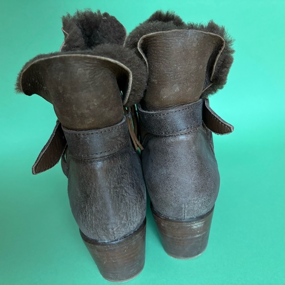 Roots Brown Leather Shearling Booties - Picture 6 of 10